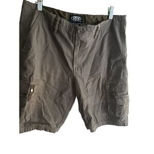RW Rugged Wear cargo  shorts sz 34 olive